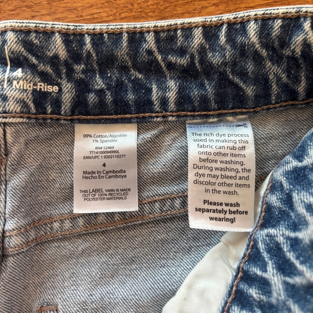 Women’s Time and Tru mid rise jeans size 4 - Picture 5 of 8